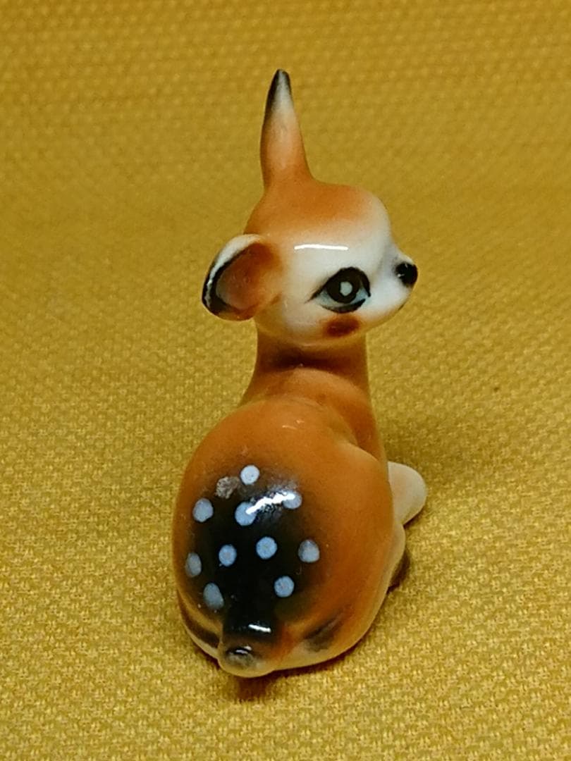 【美品】シカ　鹿　子鹿　陶器　置物　インテリア　工芸品　美術品　A2782