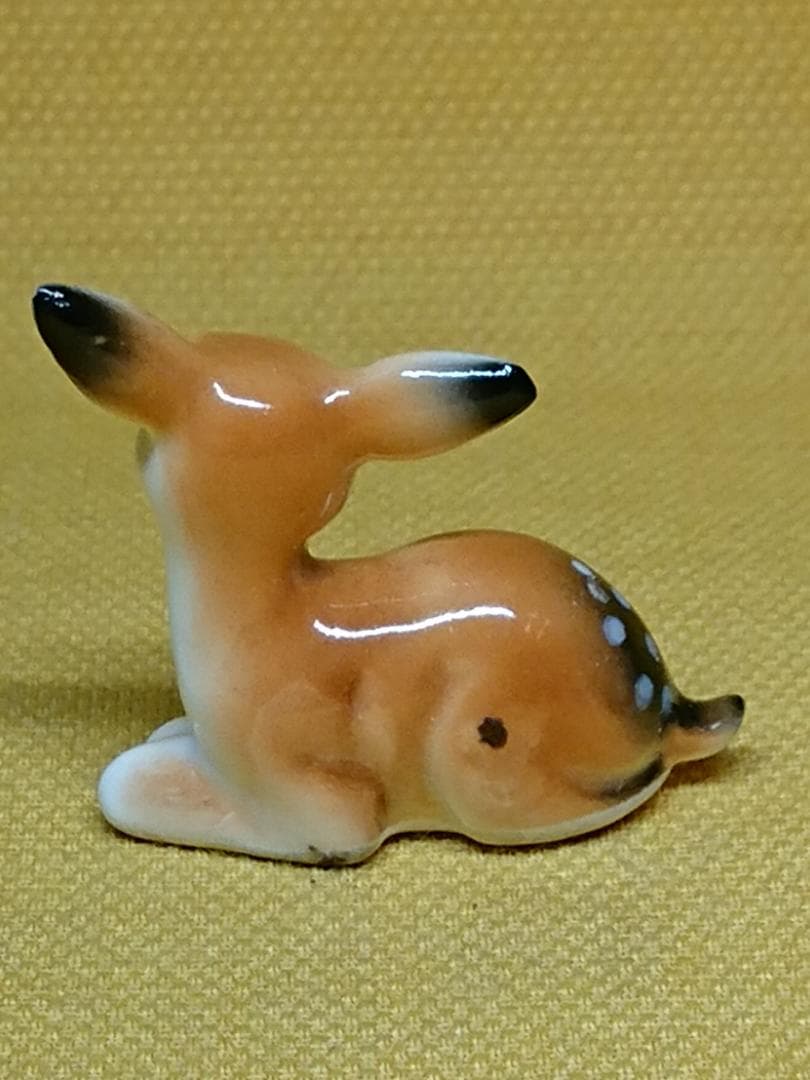 【美品】シカ　鹿　子鹿　陶器　置物　インテリア　工芸品　美術品　A2782