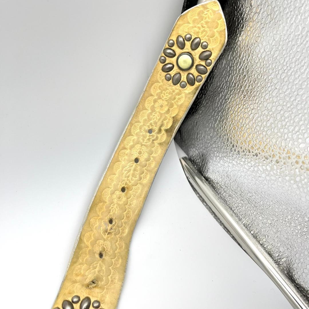 HTC エイチティーシ ベルト ビジュー スタッズ 装飾 レザー ロゴ金具