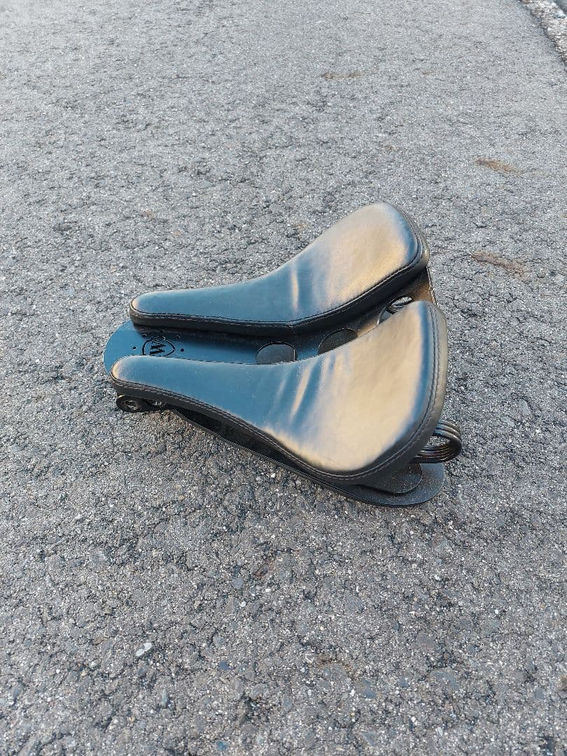 バ*チ様 オールドスクール　シート　ハーレー48用