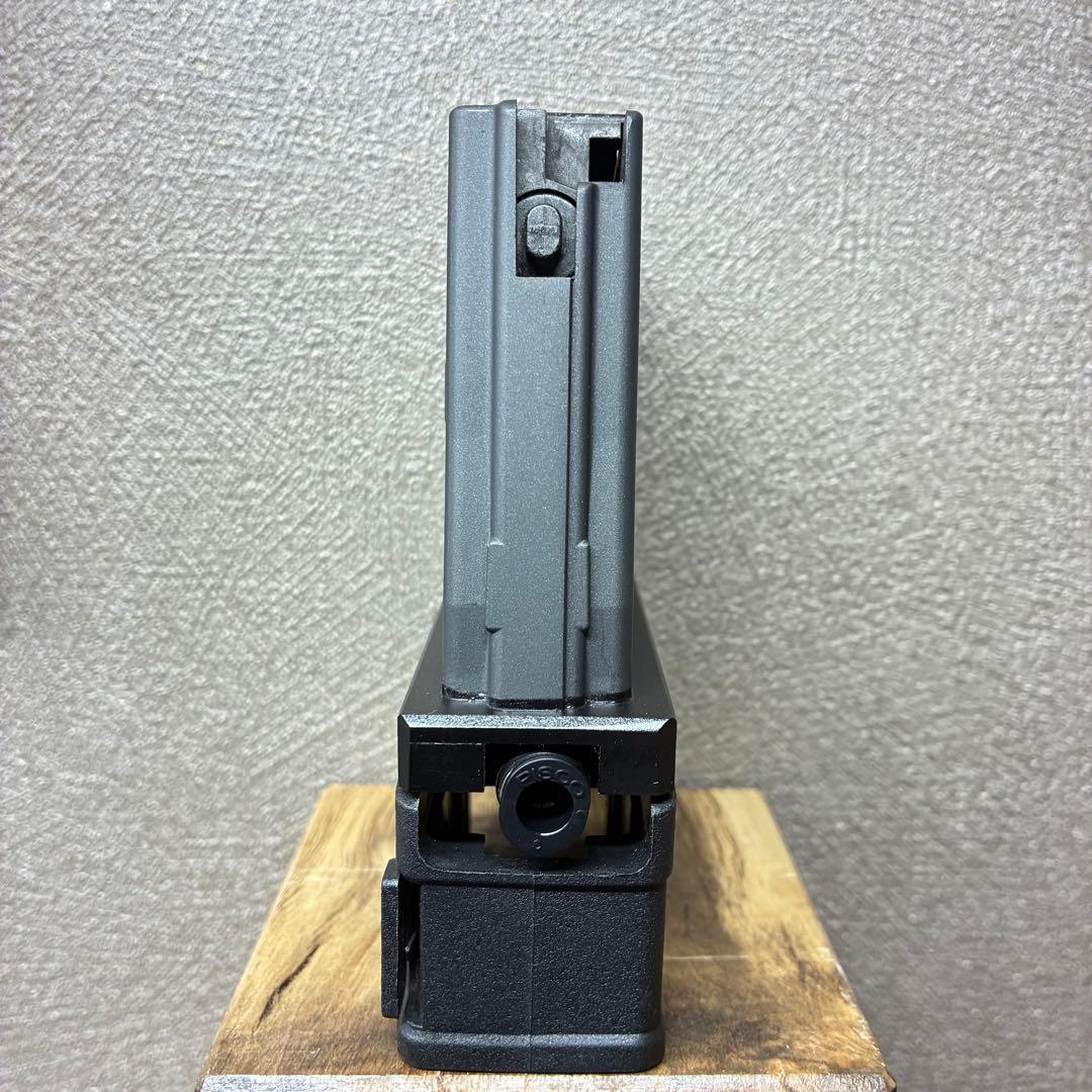 R8-03東京マルイ GBB M4 マガジンアダプター 外部ソース仕様