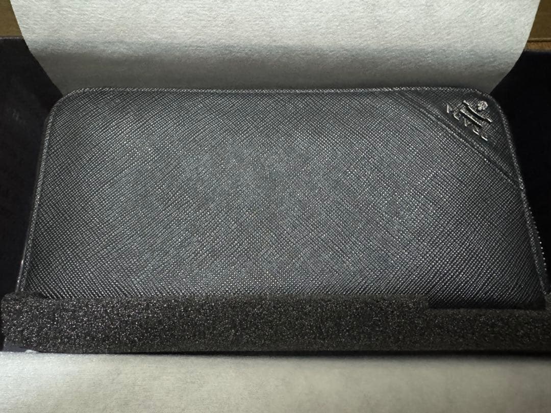PRADA 長財布　プラダ ラウンドファスナー　サフィアーノ