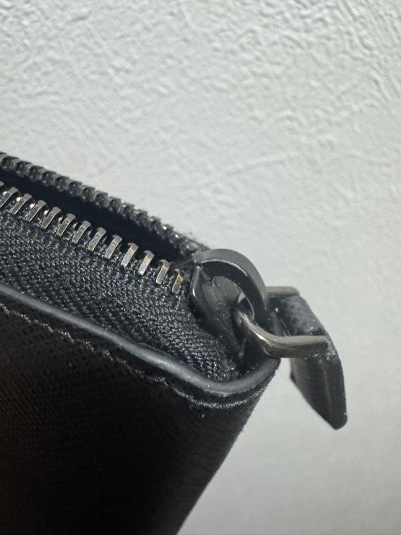 PRADA 長財布　プラダ ラウンドファスナー　サフィアーノ