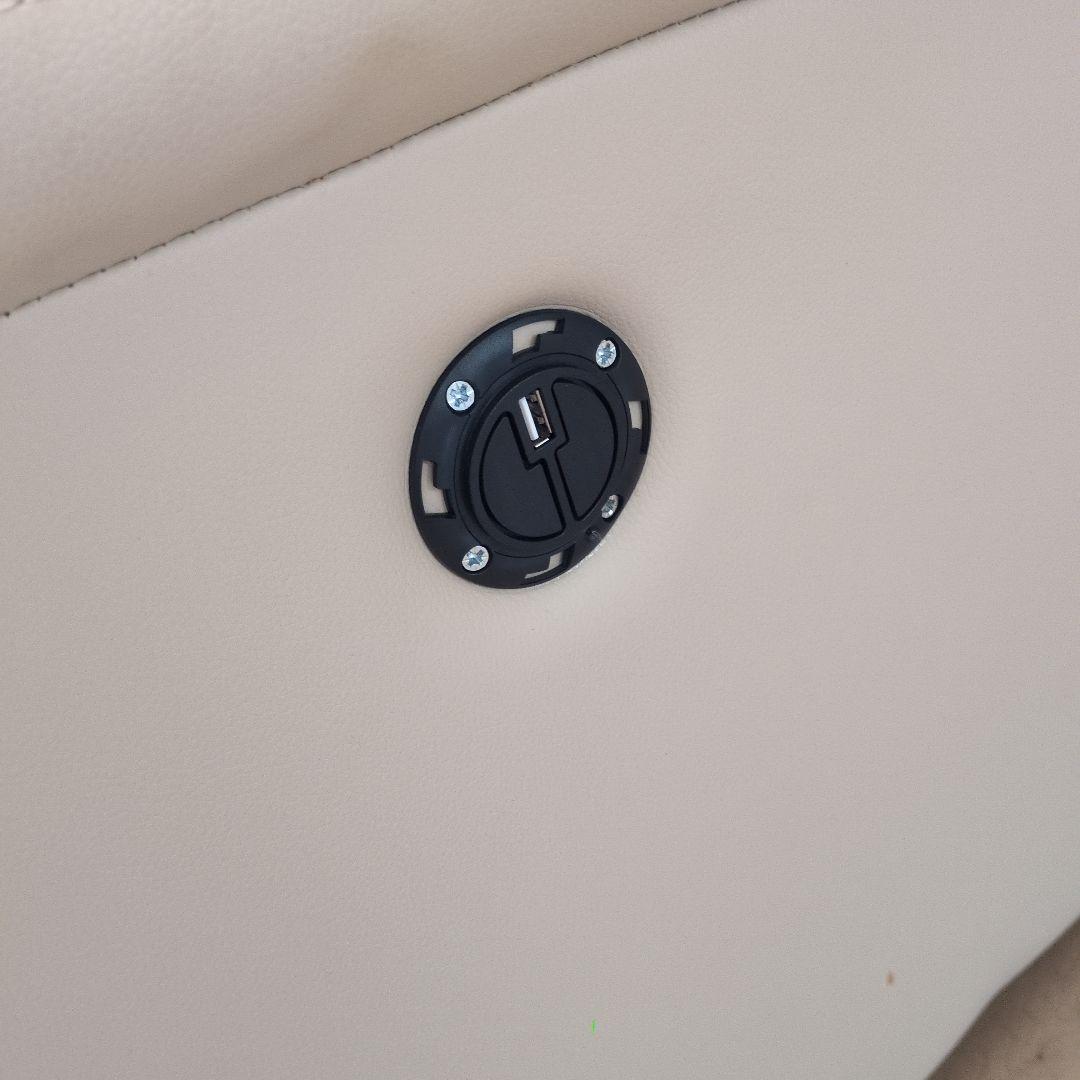 クリーム色 3人掛けリクライニングソファ カップホルダー付き