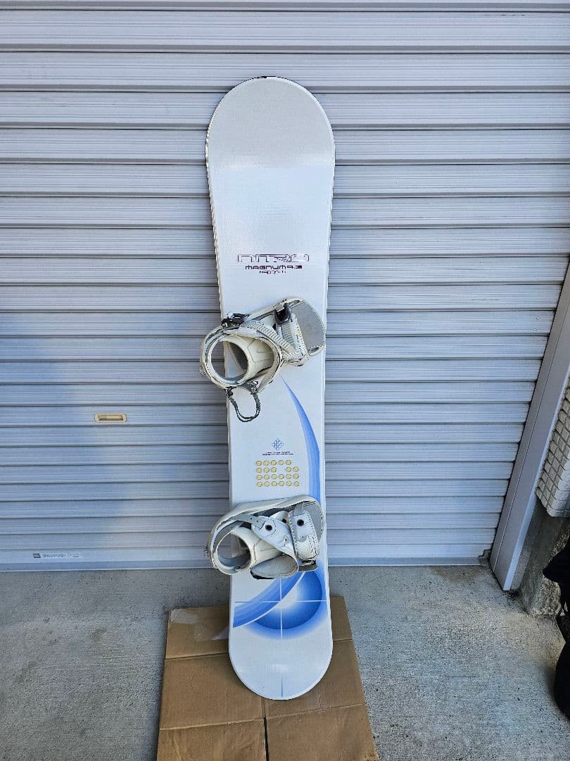 ナイトロのスノーボード/KissmarkのビンディングBURTONバッグ付き