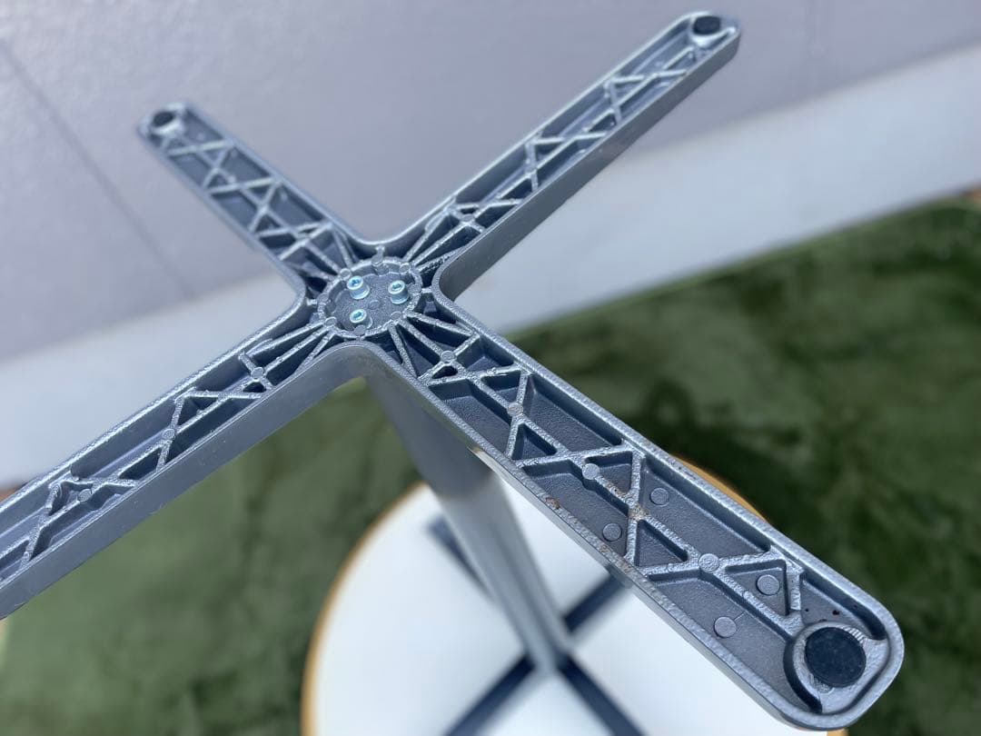 IKEA BILLSTA 丸テーブル