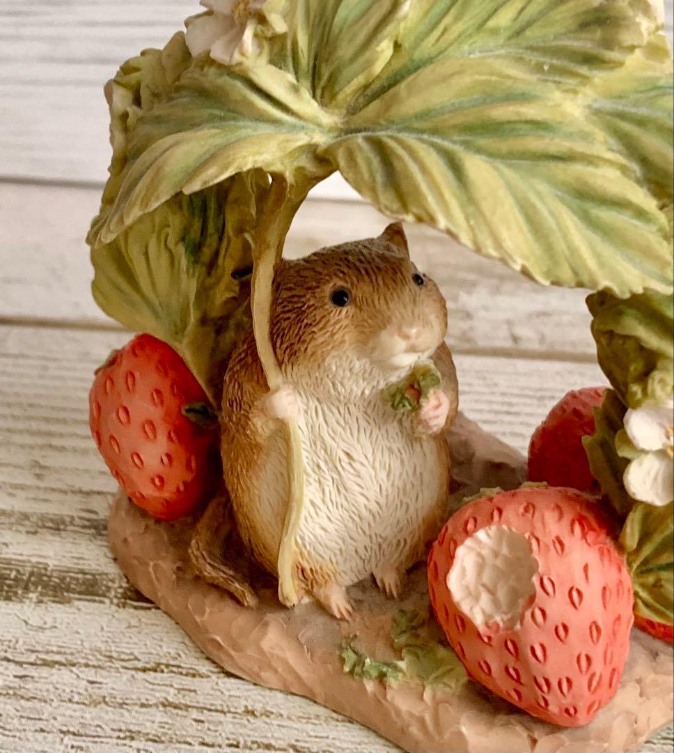 チミーウィリー いちご ピーターラビット 置物 フィギュリン