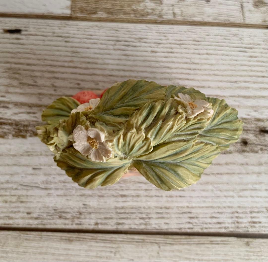 チミーウィリー いちご ピーターラビット 置物 フィギュリン