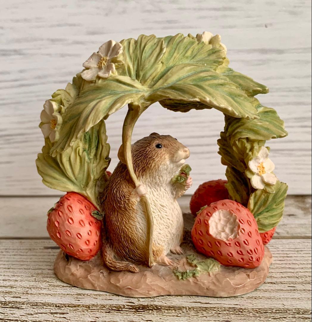 チミーウィリー いちご ピーターラビット 置物 フィギュリン