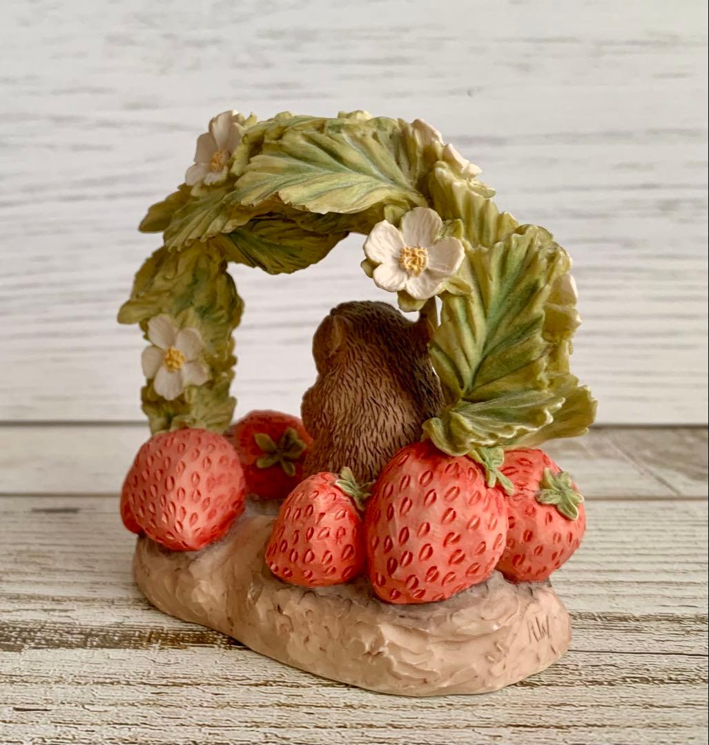 チミーウィリー いちご ピーターラビット 置物 フィギュリン