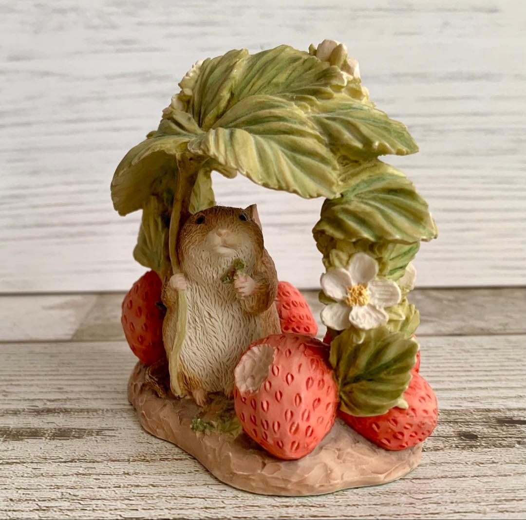 チミーウィリー いちご ピーターラビット 置物 フィギュリン