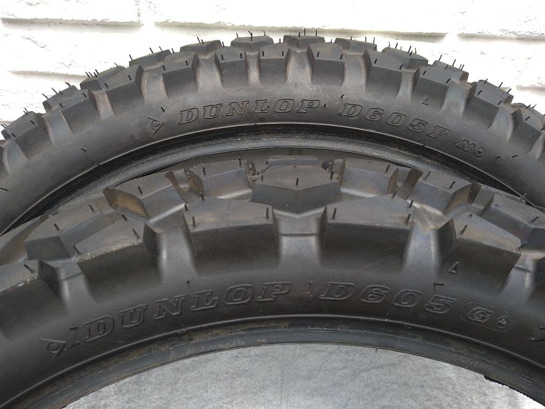 DUNLOP D605　3.00-21 4.60-18 2本セット　オフロード