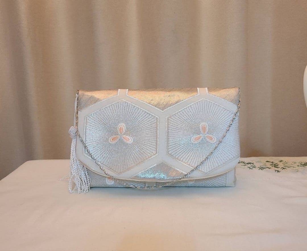 和風花模様シルバーシルク着物帯の2waysクラッチバッグ