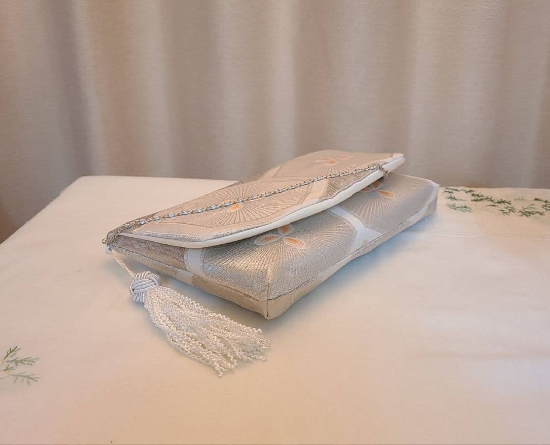 和風花模様シルバーシルク着物帯の2waysクラッチバッグ