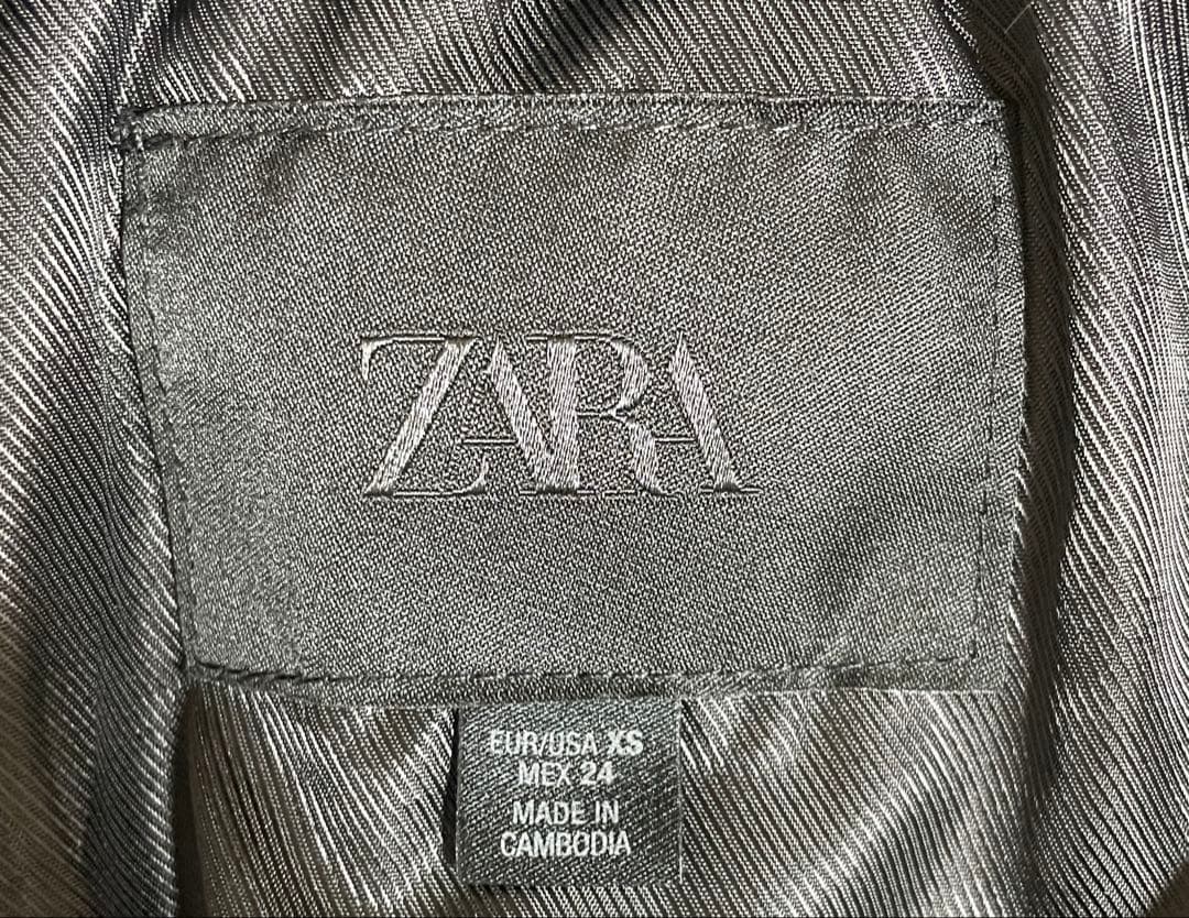 ZARA フェイクファーショートコート(黒)