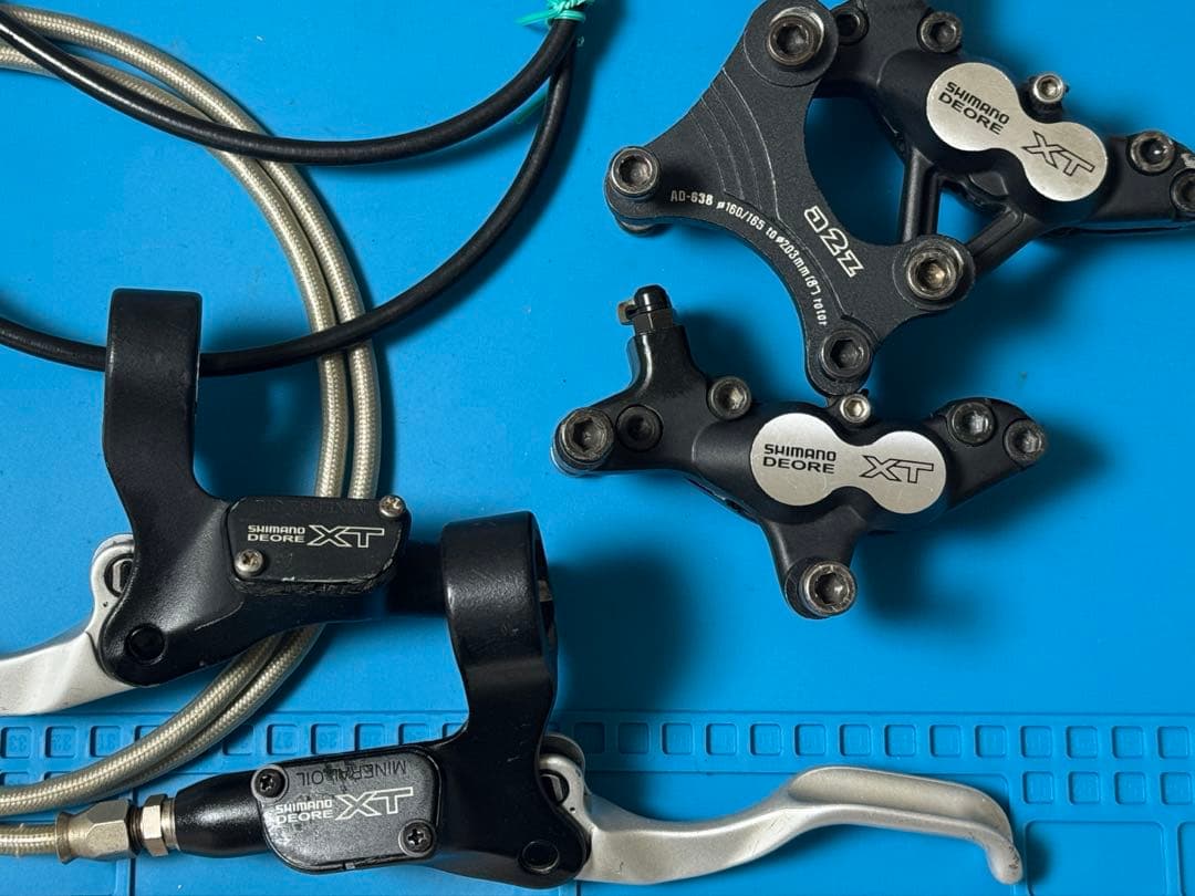 Shimano XT　ブレーキキャリパとレバー BL-M755　BR-M755