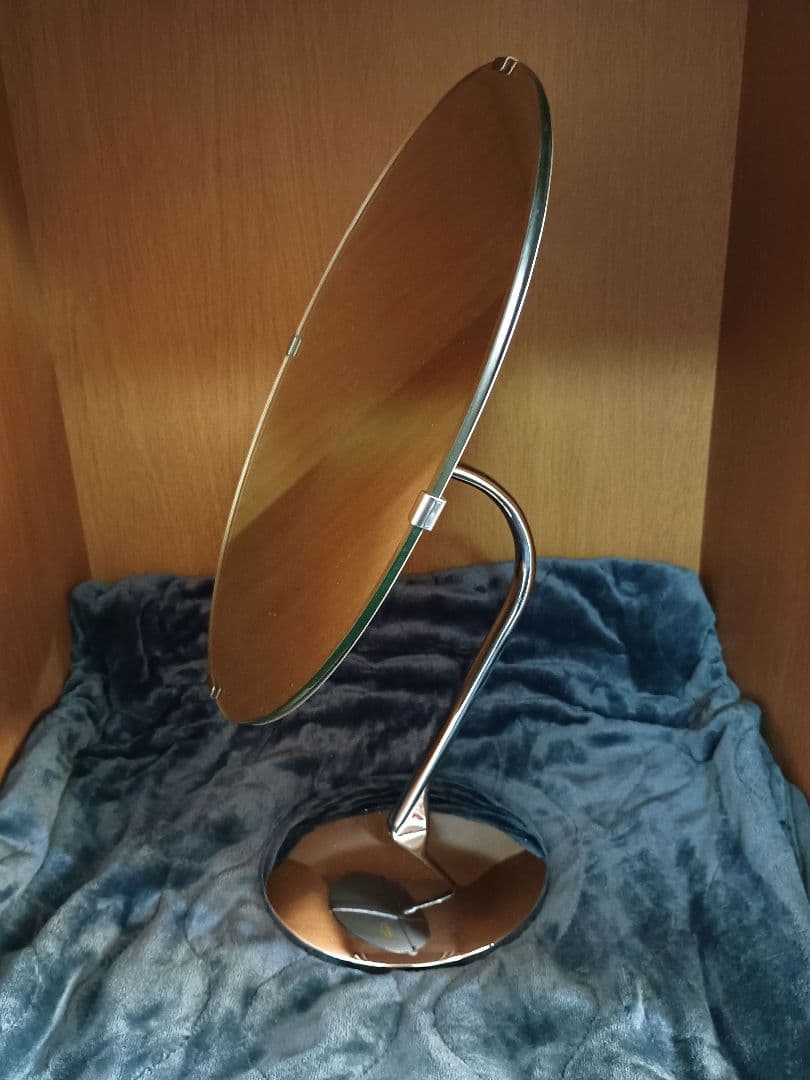 IKミラースタンド　店舗什器　化粧鏡　化粧品店