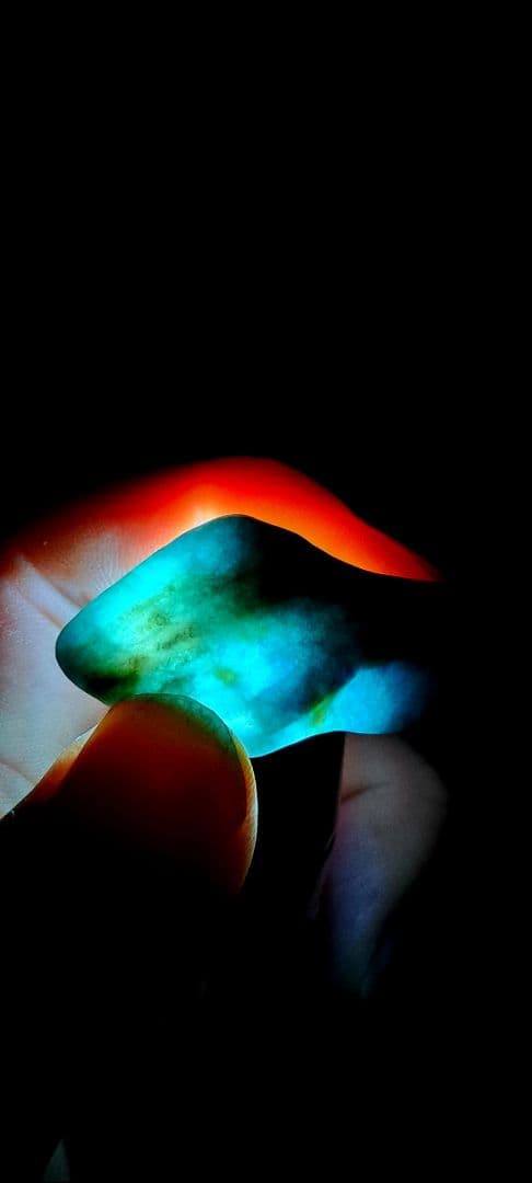 糸魚川青翡翠　入りコン沢　宝石質　16g