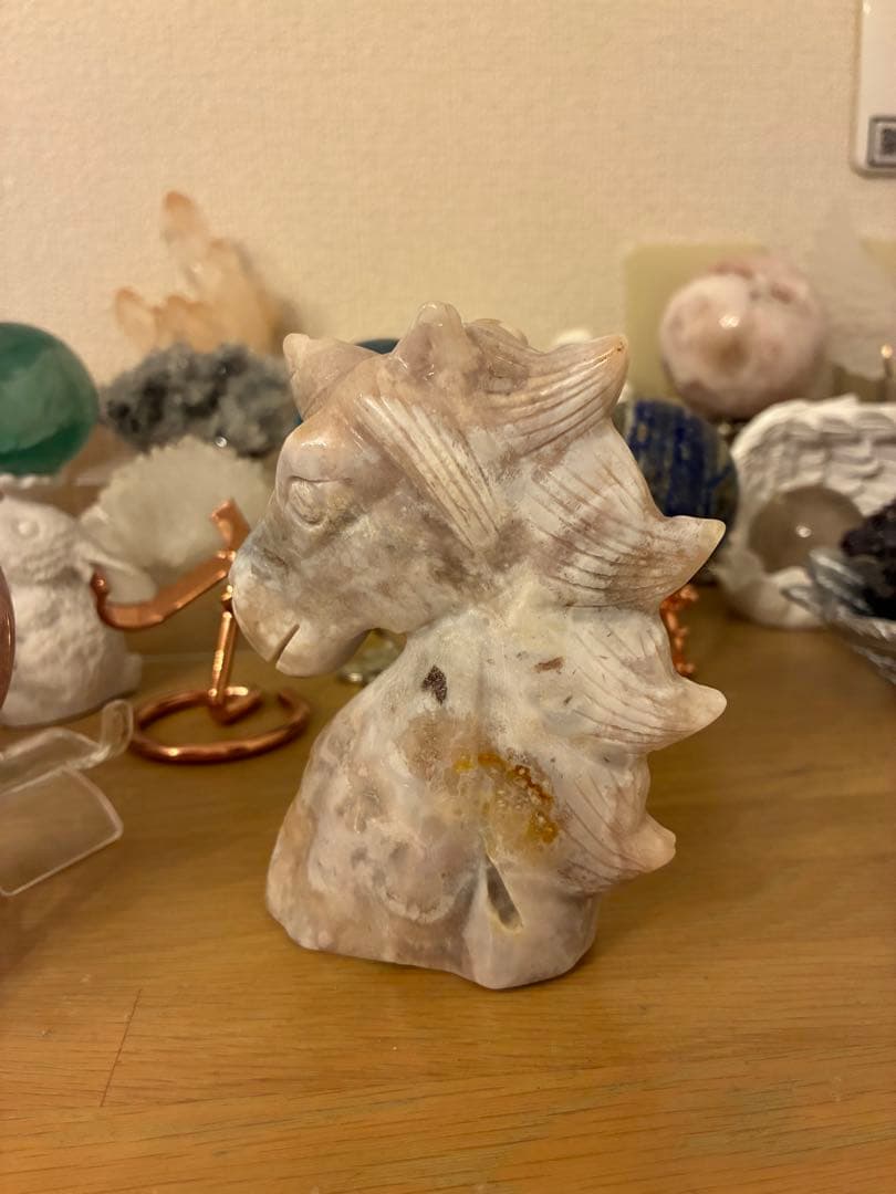 馬の石彫刻 ピンクアメジスト