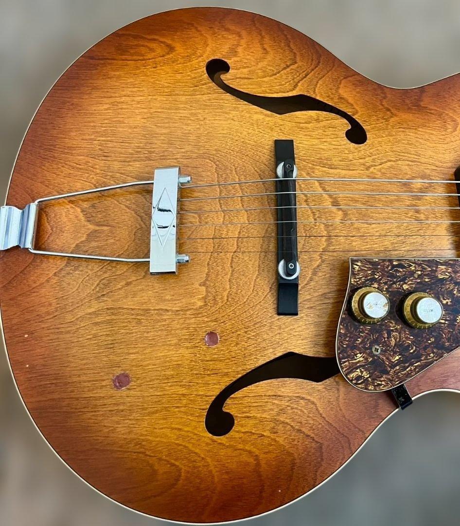 Godin 5th Avenue Kingpin P90 改良仕様 ノイズ対策済