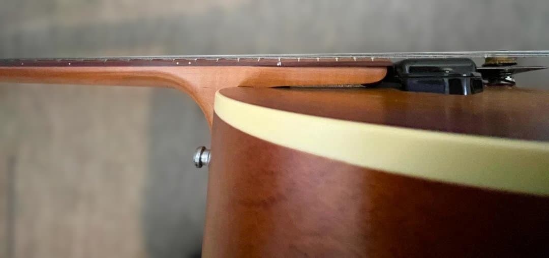 Godin 5th Avenue Kingpin P90 改良仕様 ノイズ対策済