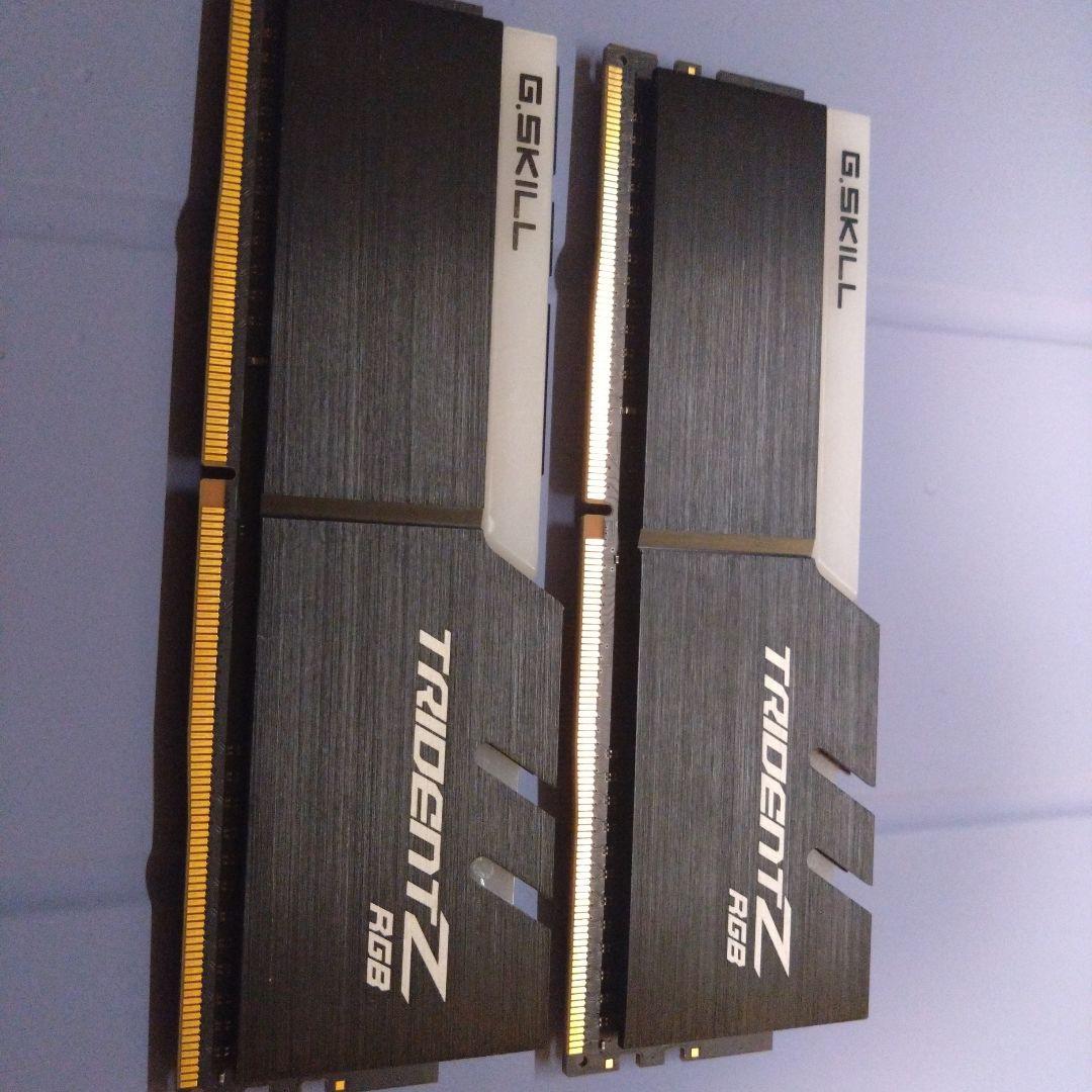 メモリー G.SKILL Trident Z RGB DDR4 16GB (2x8GB)