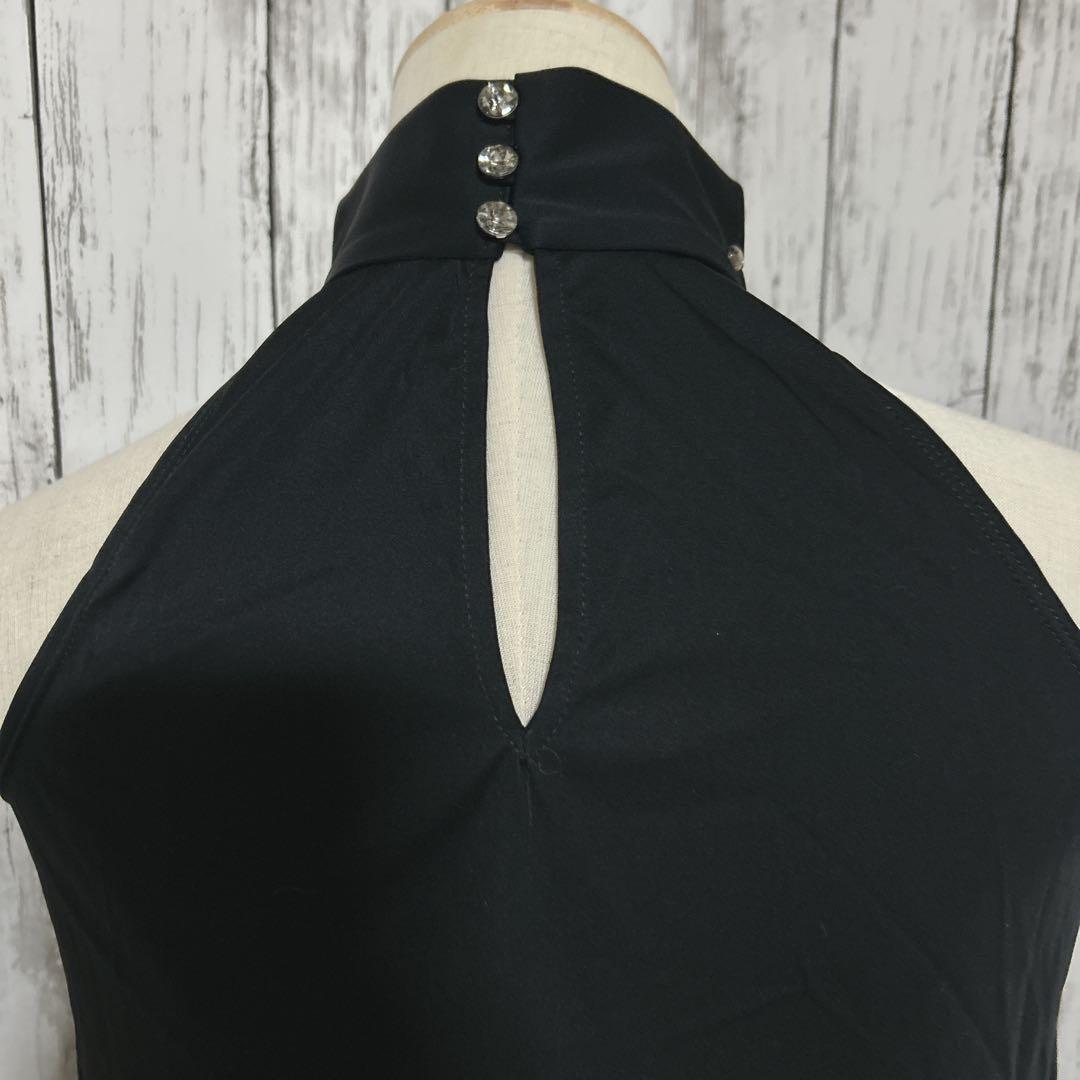 美品【ピンキーアンドダイアン】ビジュー付ハイネックノースリーブブラウス　とろみ