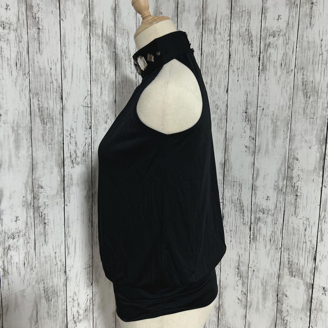 美品【ピンキーアンドダイアン】ビジュー付ハイネックノースリーブブラウス　とろみ