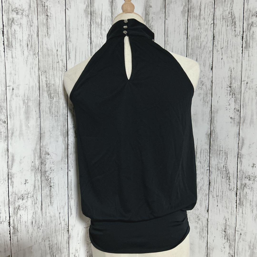 美品【ピンキーアンドダイアン】ビジュー付ハイネックノースリーブブラウス　とろみ