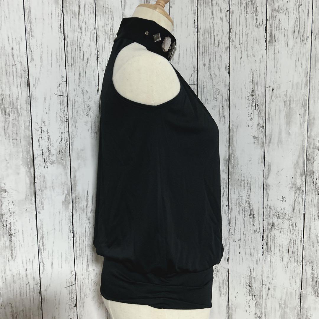 美品【ピンキーアンドダイアン】ビジュー付ハイネックノースリーブブラウス　とろみ