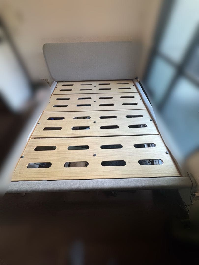 ベッドフレームセット　クイーンサイズ