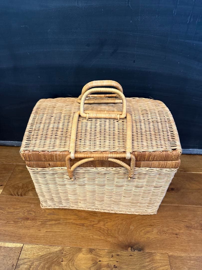 ラタン 蓋付きバスケット 中型