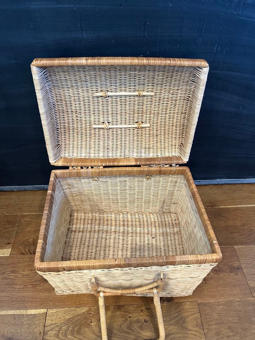 ラタン 蓋付きバスケット 中型