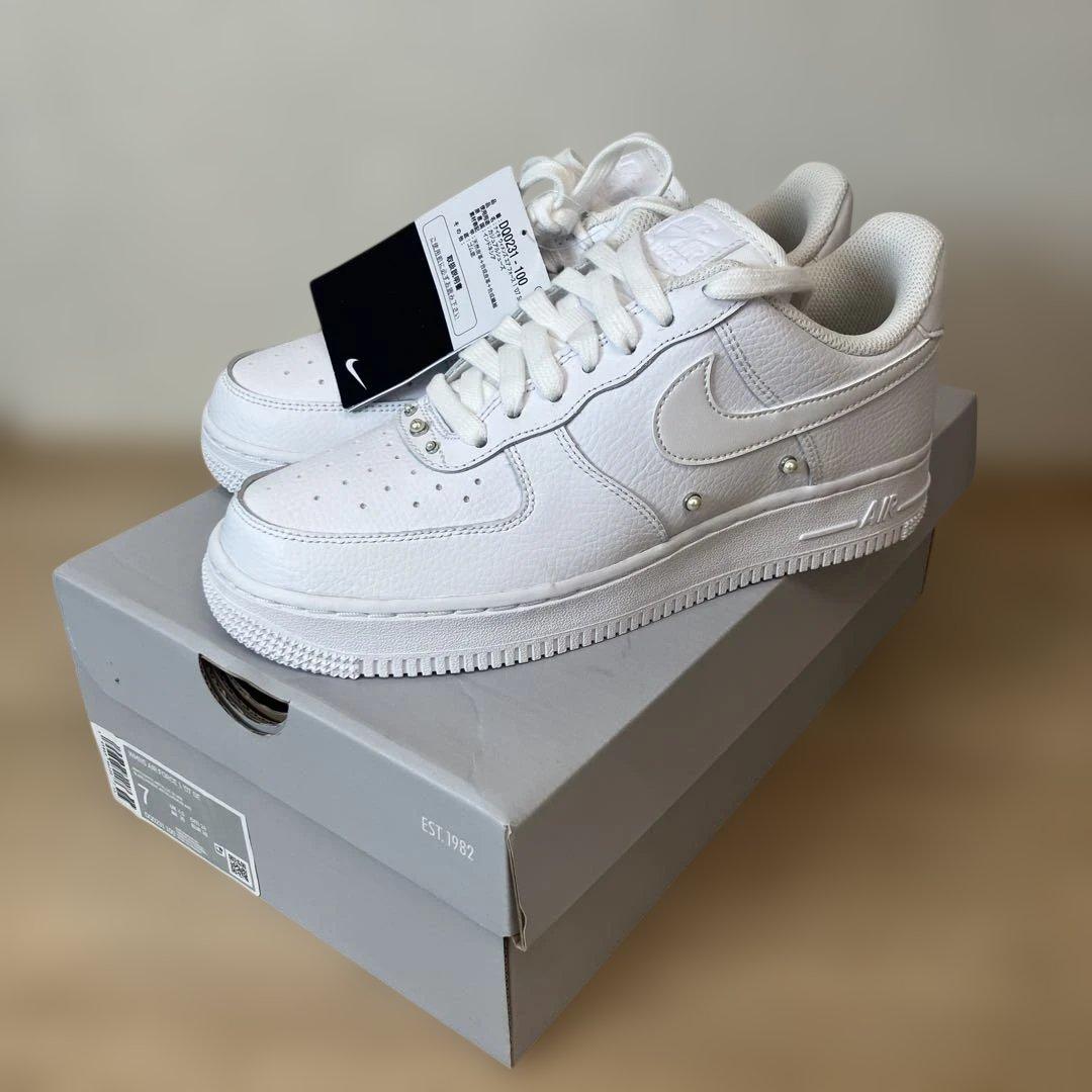 新品未使用WMNS AIR FORCE 1 '07 SE 24cm ホワイト