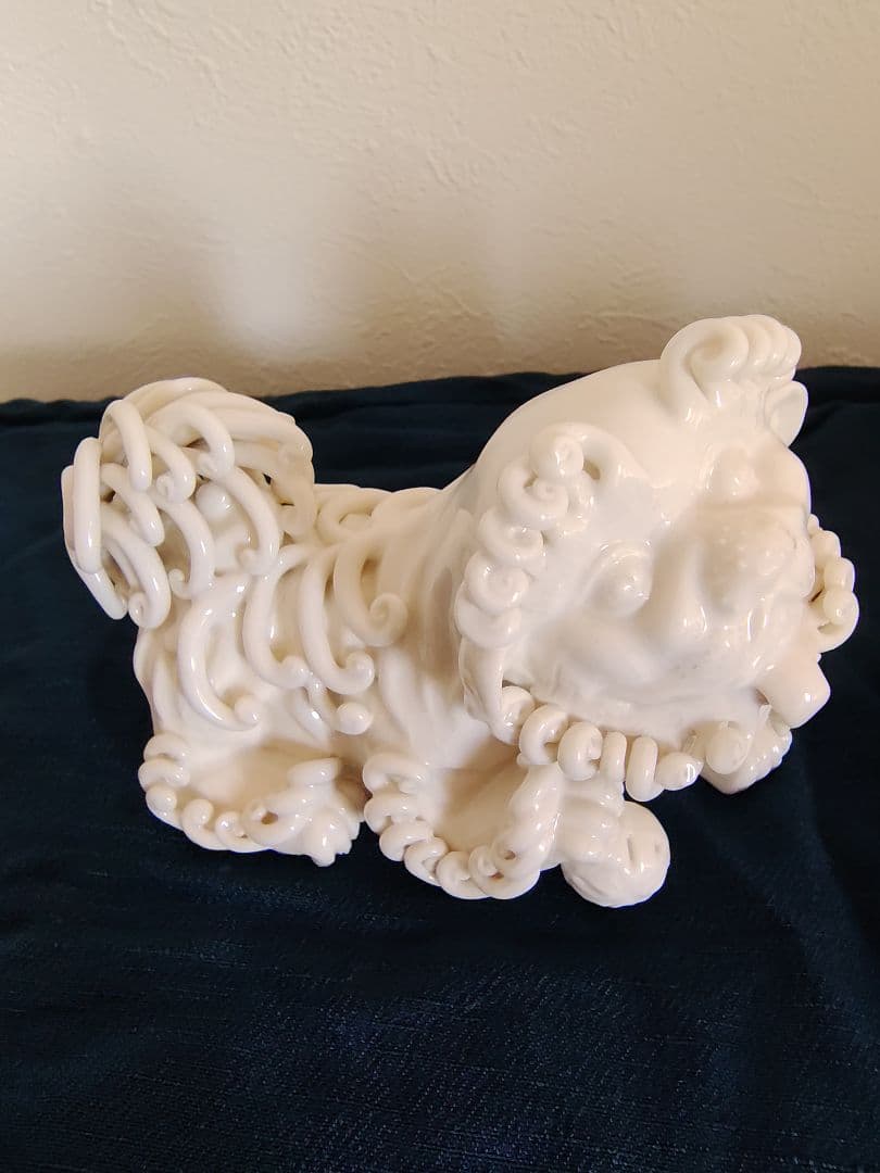 白い獅子狛犬の陶器置物セット