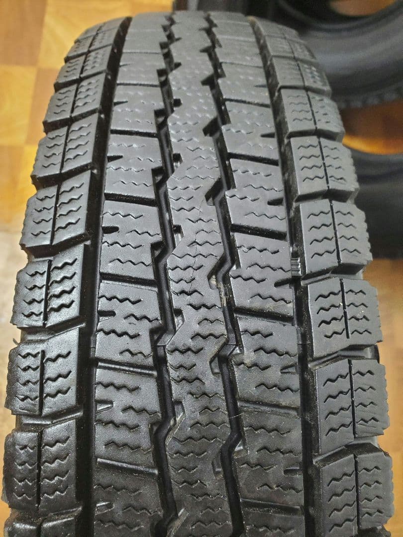 145/80R12 80/78N LT 23年式 ダンロップ SV01