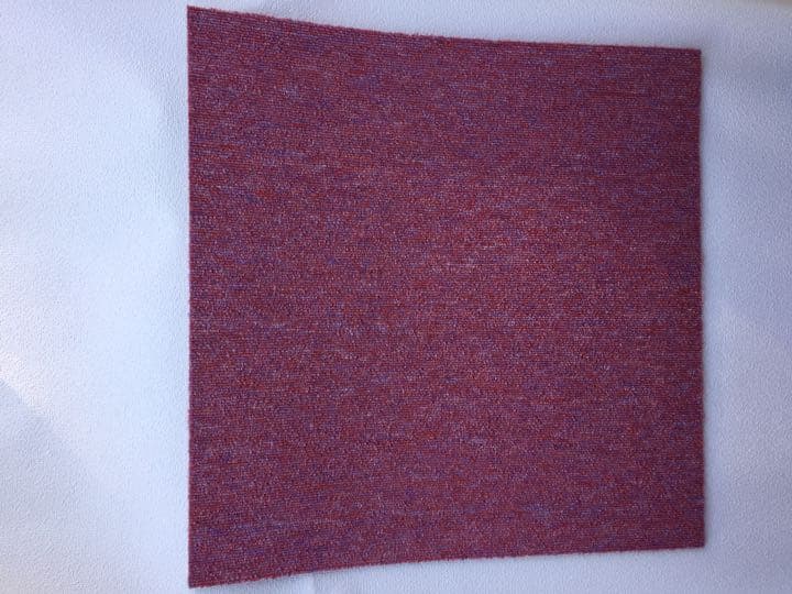 サンゲツタイルカーペット500✖️500   40枚。8.000円。