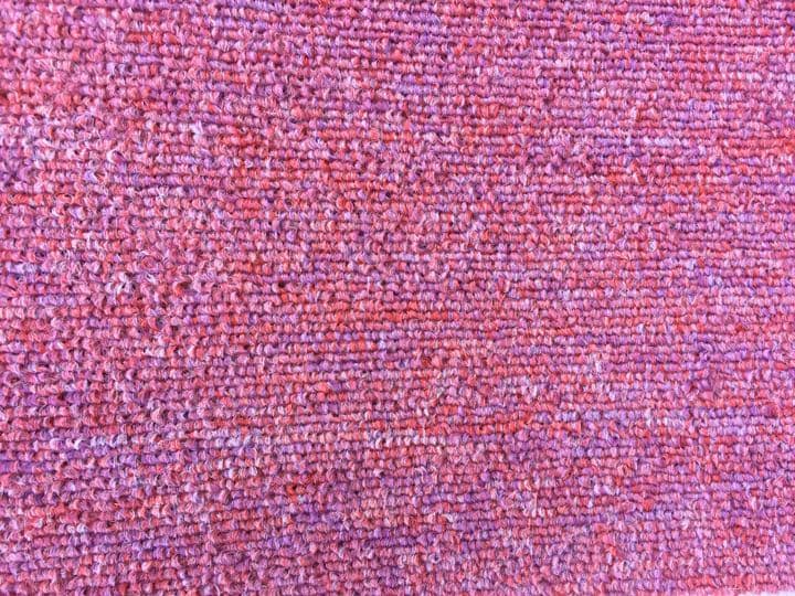 サンゲツタイルカーペット500✖️500   40枚。8.000円。