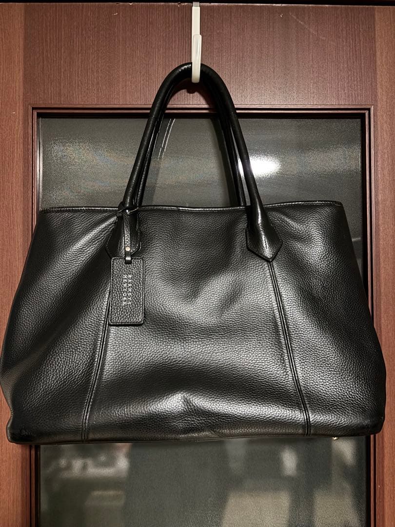 バーニーズニューヨーク ブラックレザートートバッグ