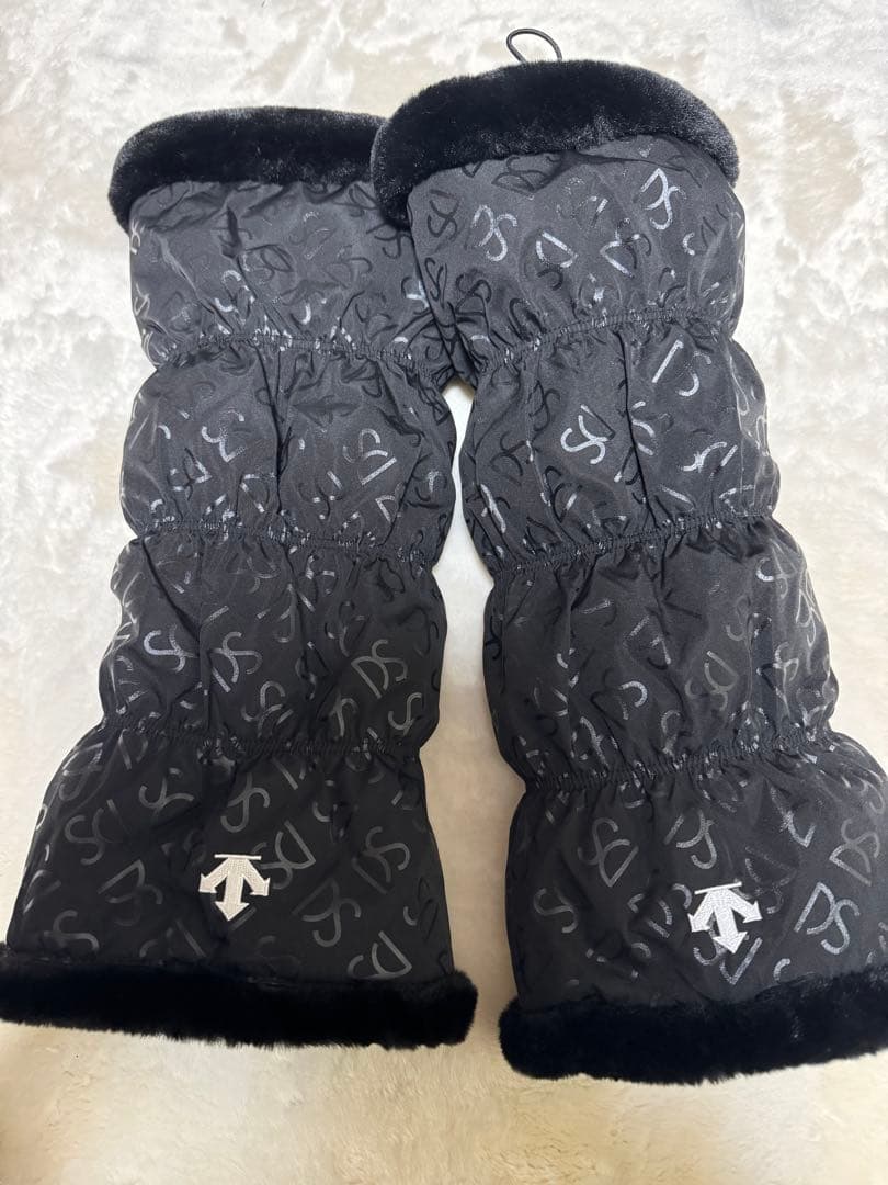 DESCENTEGOLFリバーシブルデザインレッグウォーマー黒 フリーサイズ