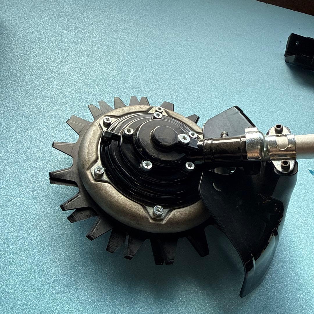 マキタ 40Vmax対応 充電式スプリットモータ アタッチメント付MUX01G