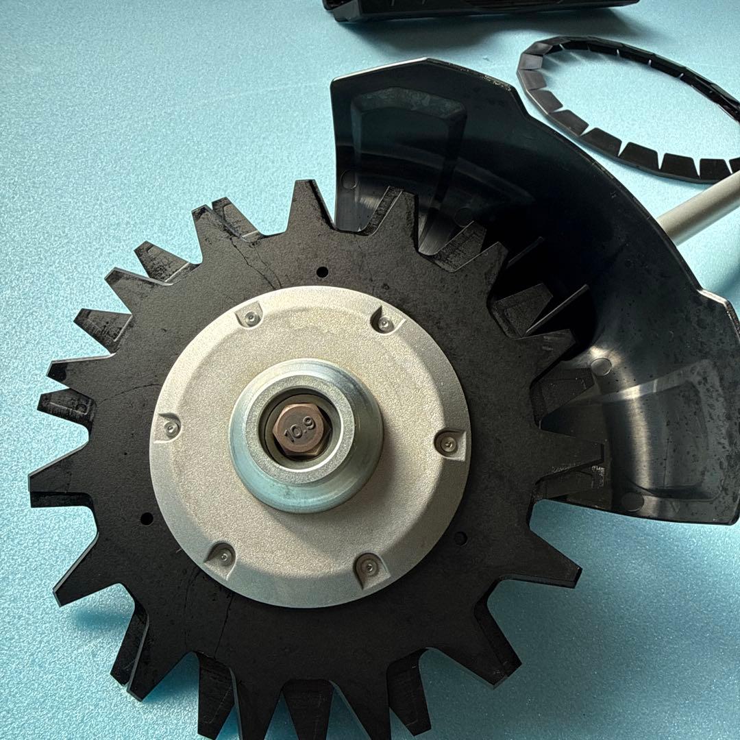 マキタ 40Vmax対応 充電式スプリットモータ アタッチメント付MUX01G