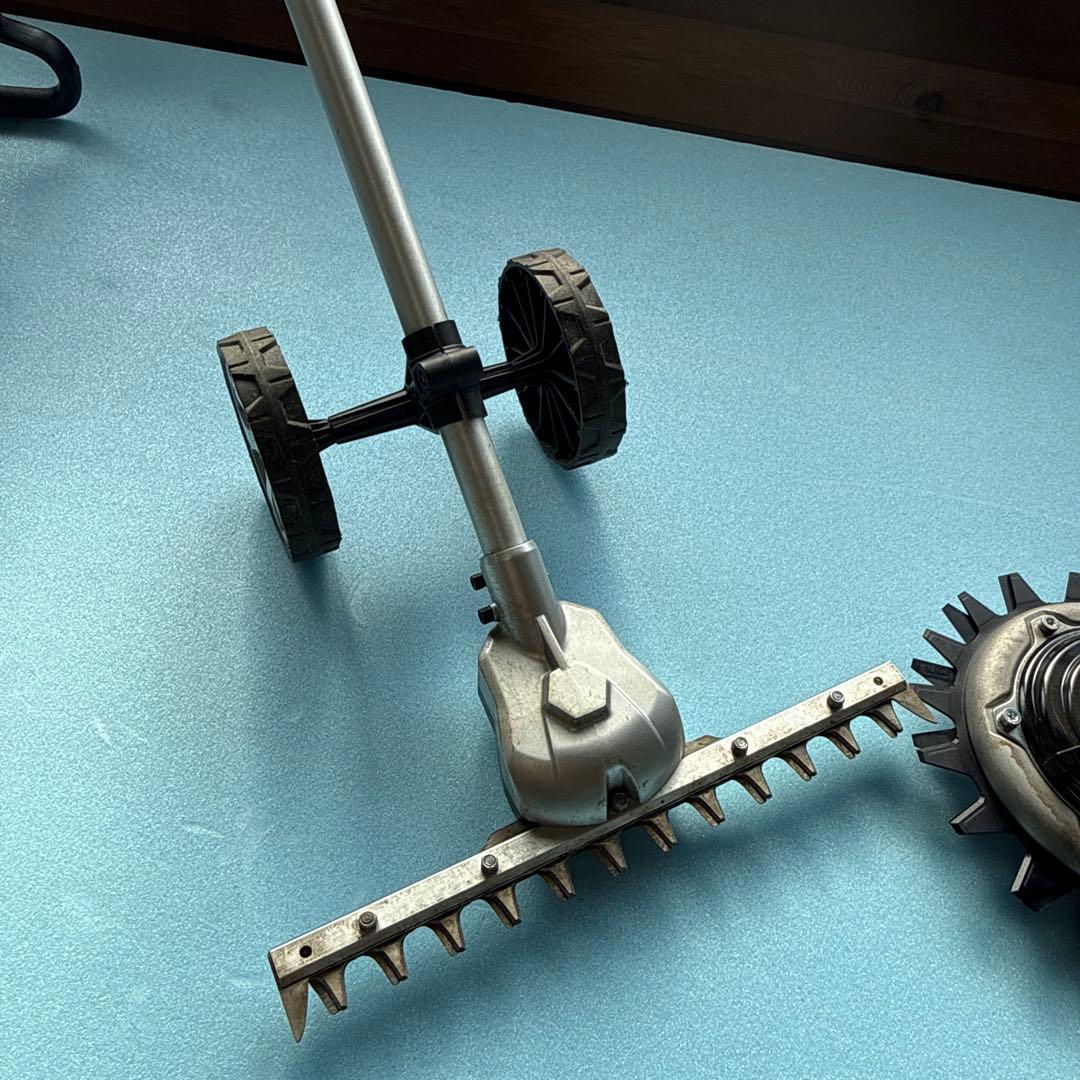 マキタ 40Vmax対応 充電式スプリットモータ アタッチメント付MUX01G