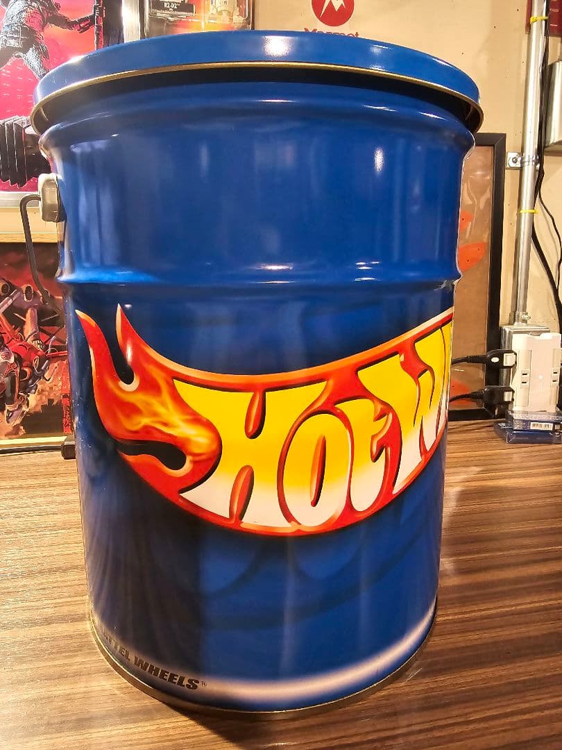 ホットウィール　スツール　バケツ　缶