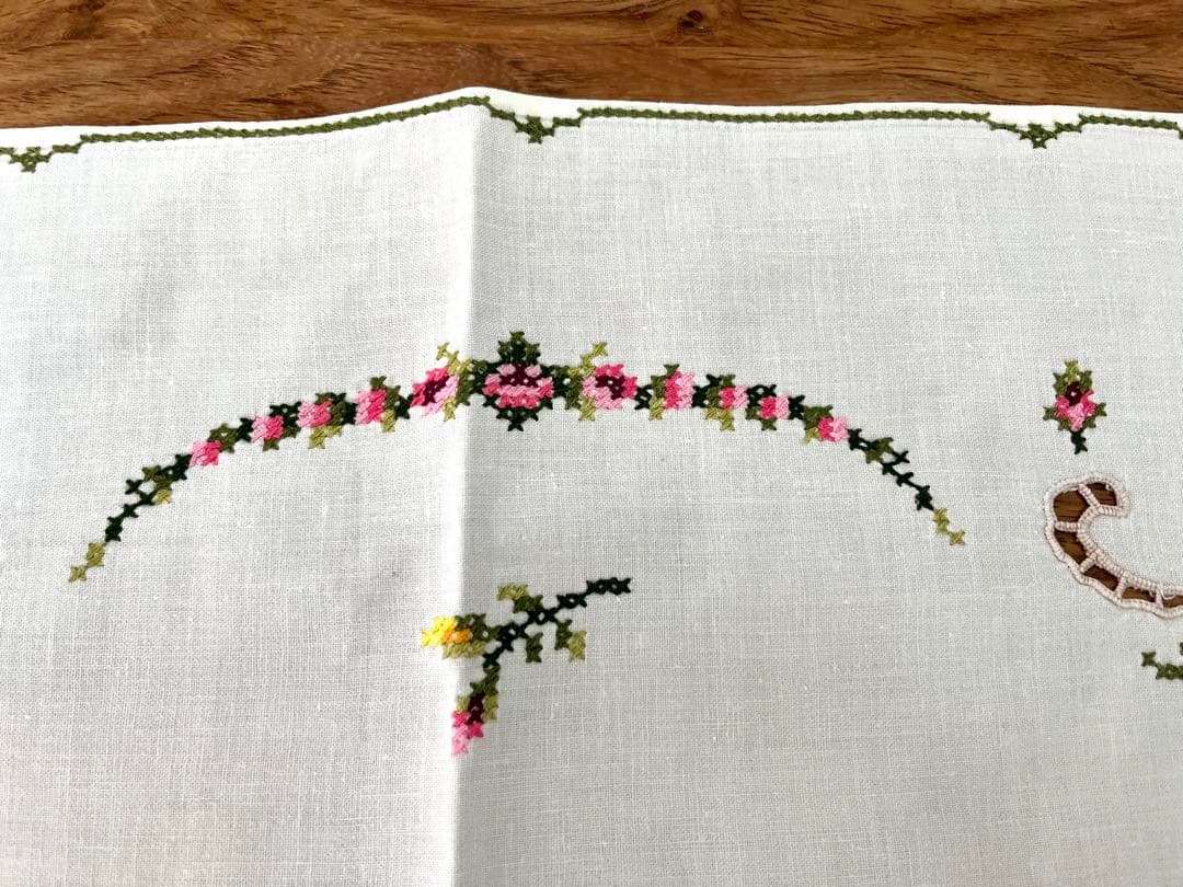 アンティーク　クロス　センターテーブル　手刺繍