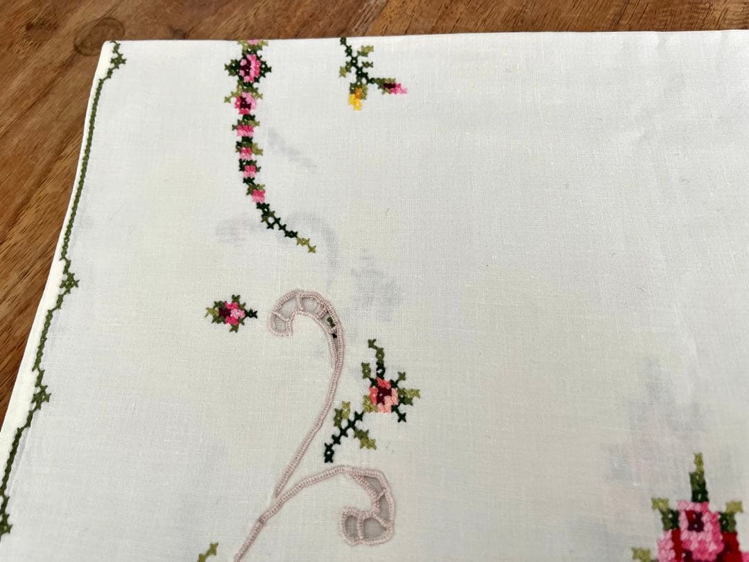 アンティーク　クロス　センターテーブル　手刺繍