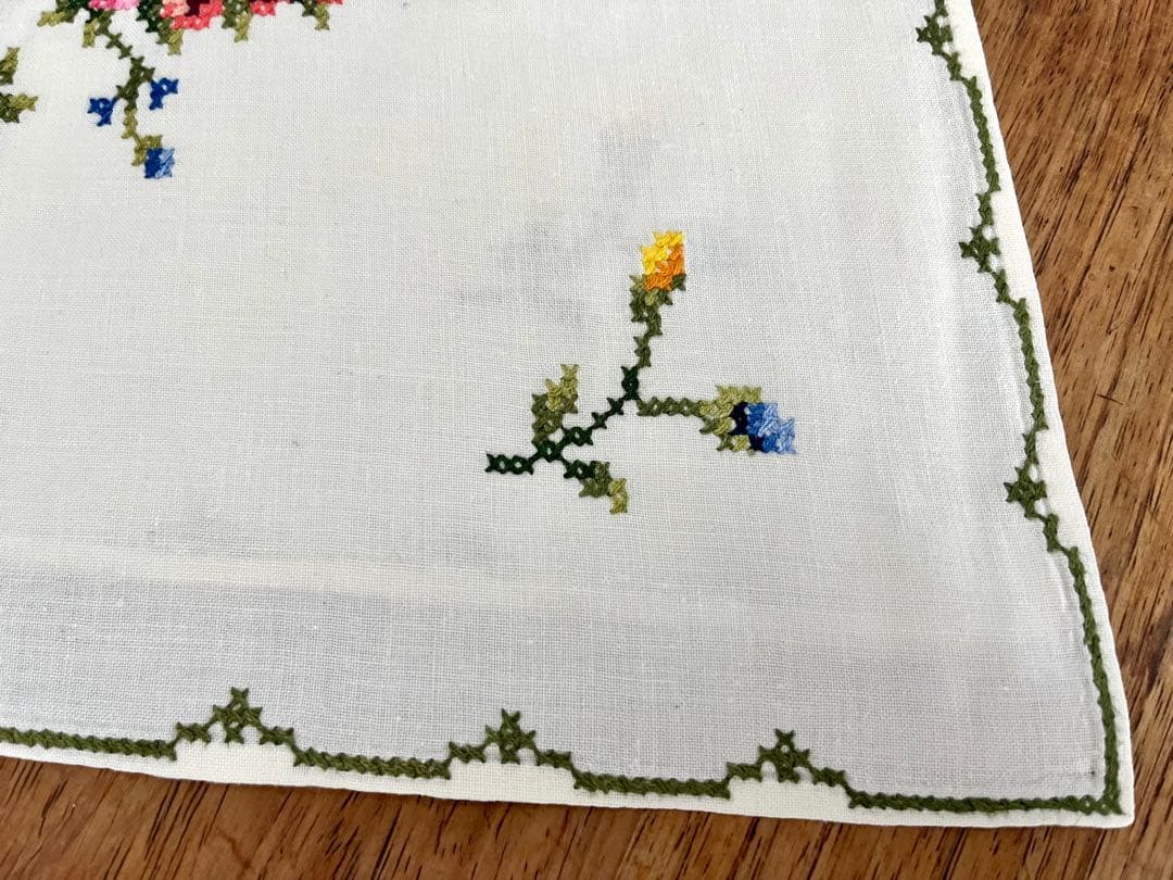 アンティーク　クロス　センターテーブル　手刺繍