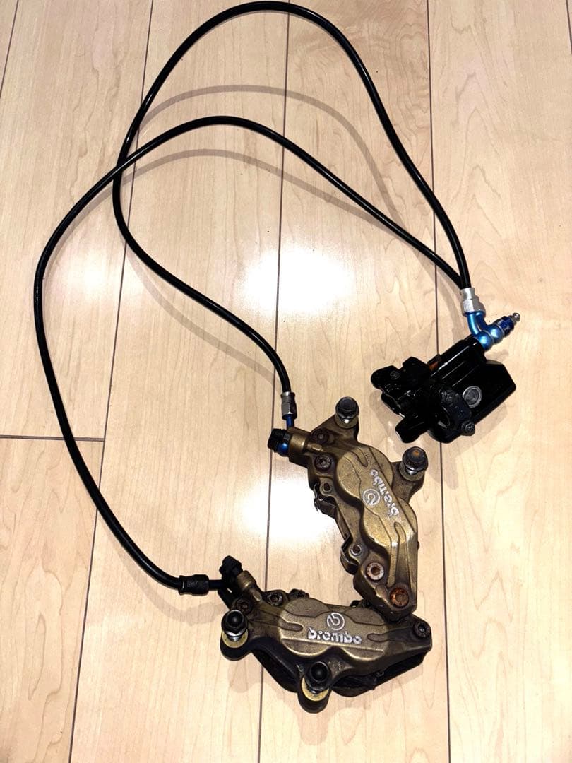 HONDA cb400sf Nc31 純正ブレンボキャリパー