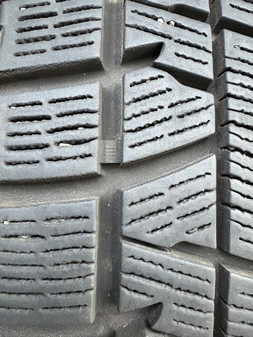 バリ山横浜スタッドレスタイヤ。4本のみ販売です。215/65R16 IG50