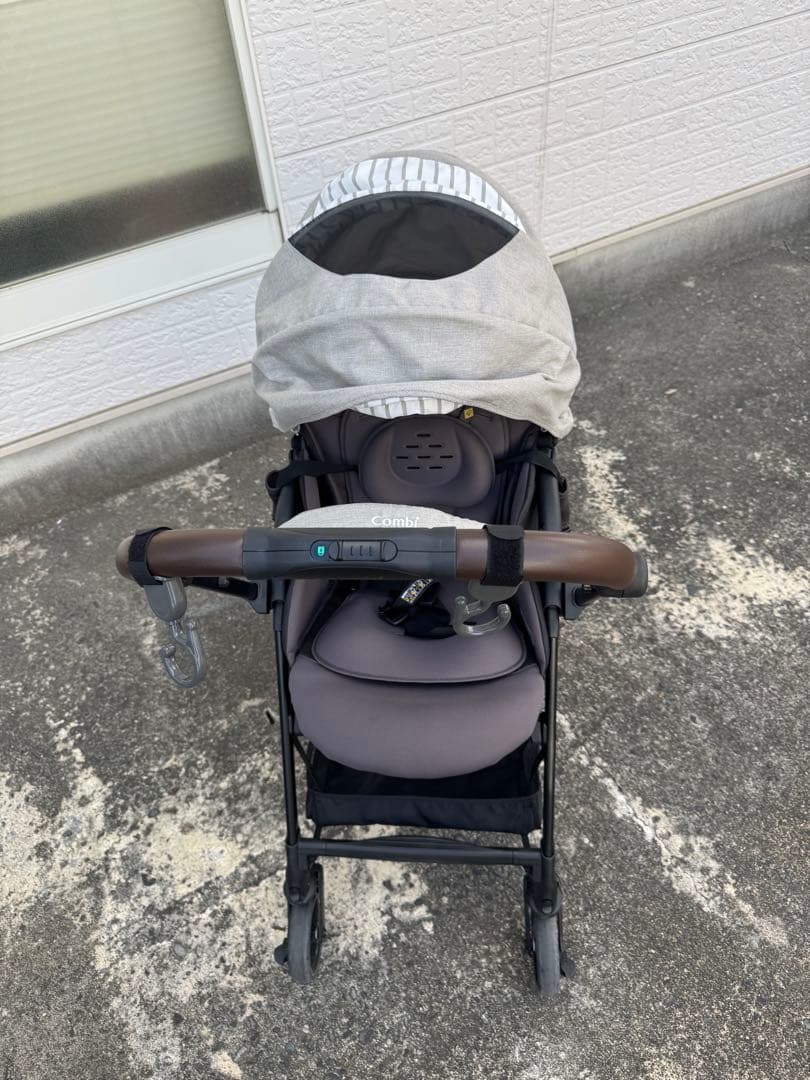 Combi 折りたたみ式ベビーカー
